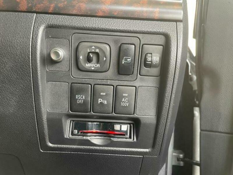 LAND CRUISER
