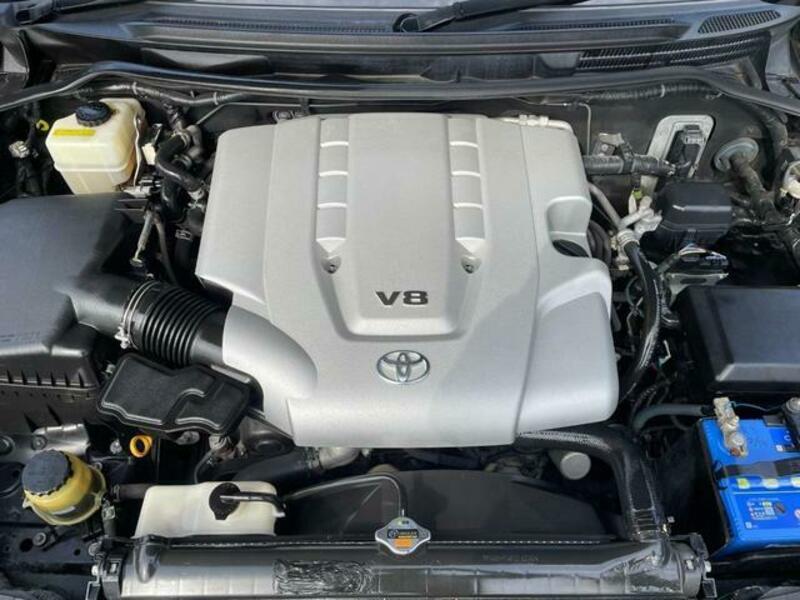LAND CRUISER