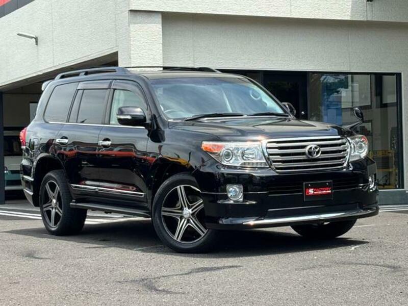LAND CRUISER