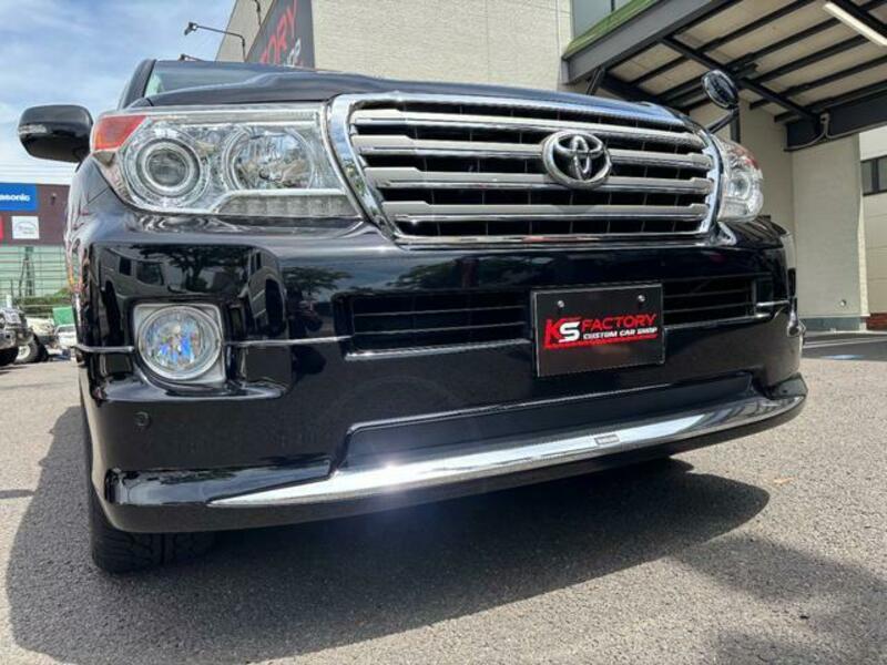LAND CRUISER