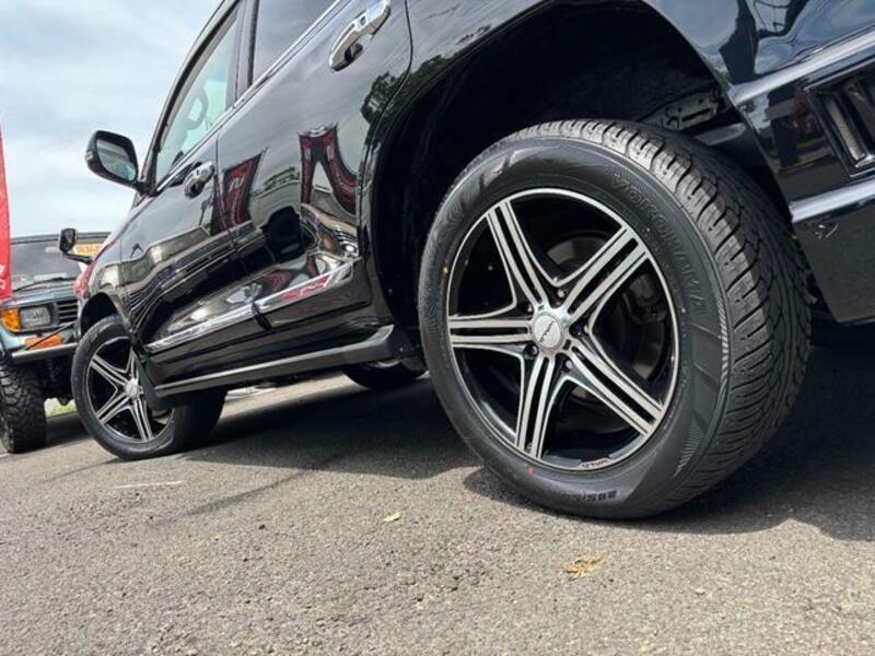 LAND CRUISER