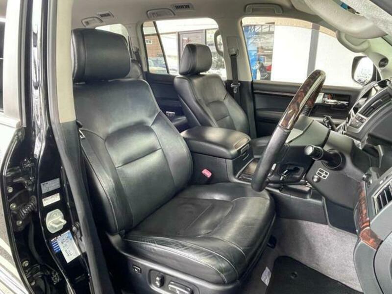 LAND CRUISER