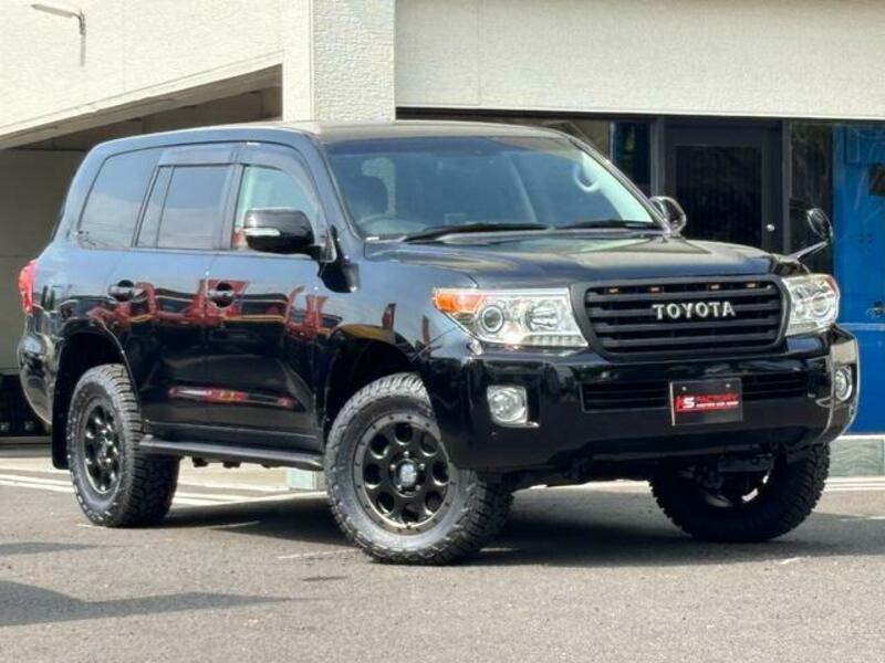 LAND CRUISER