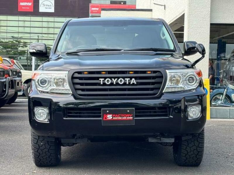 LAND CRUISER