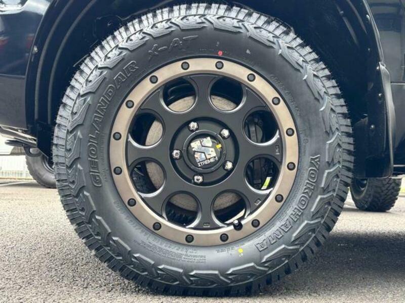 LAND CRUISER