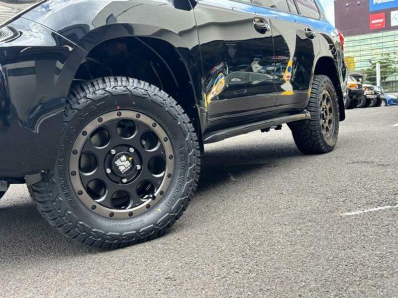 LAND CRUISER