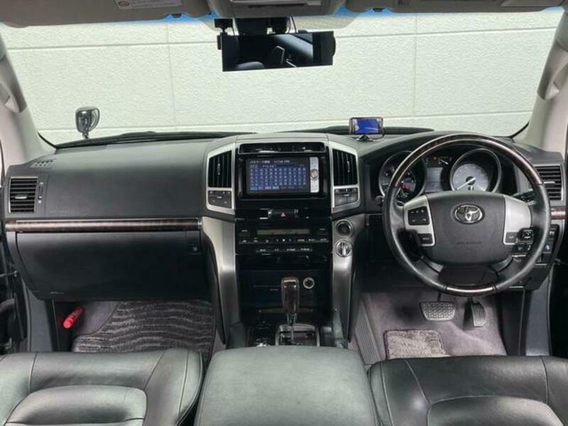 LAND CRUISER