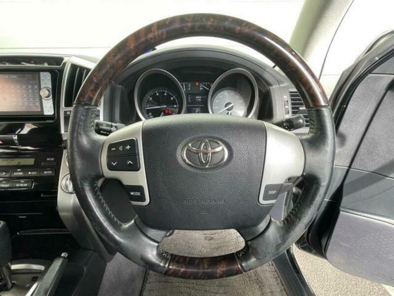 LAND CRUISER