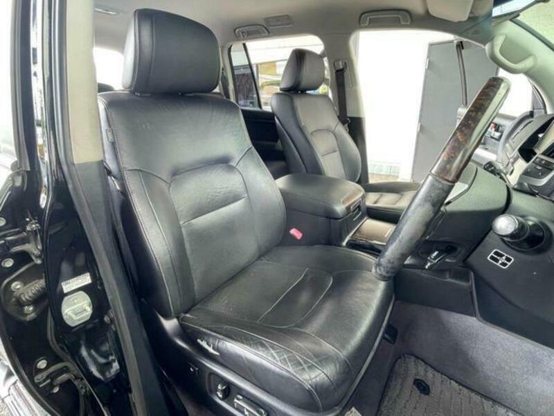 LAND CRUISER