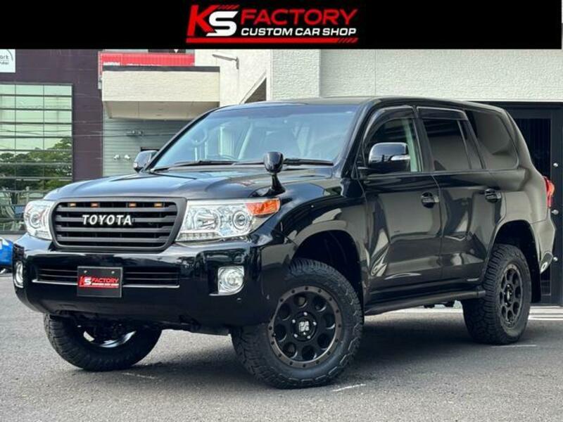 TOYOTA LAND CRUISER