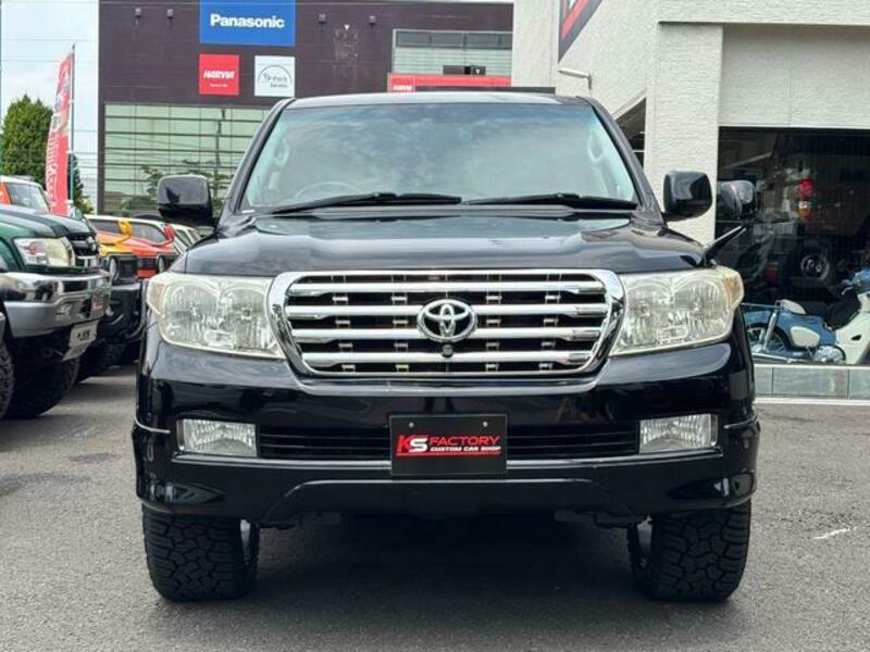LAND CRUISER