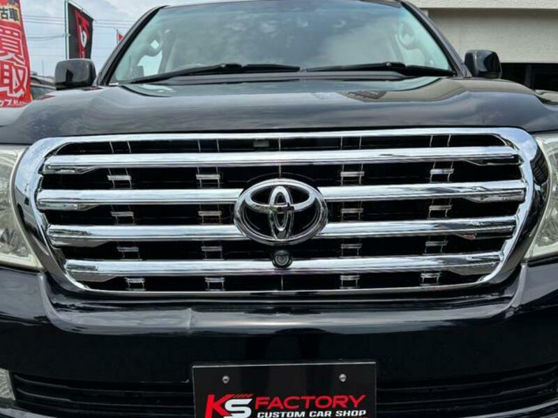LAND CRUISER