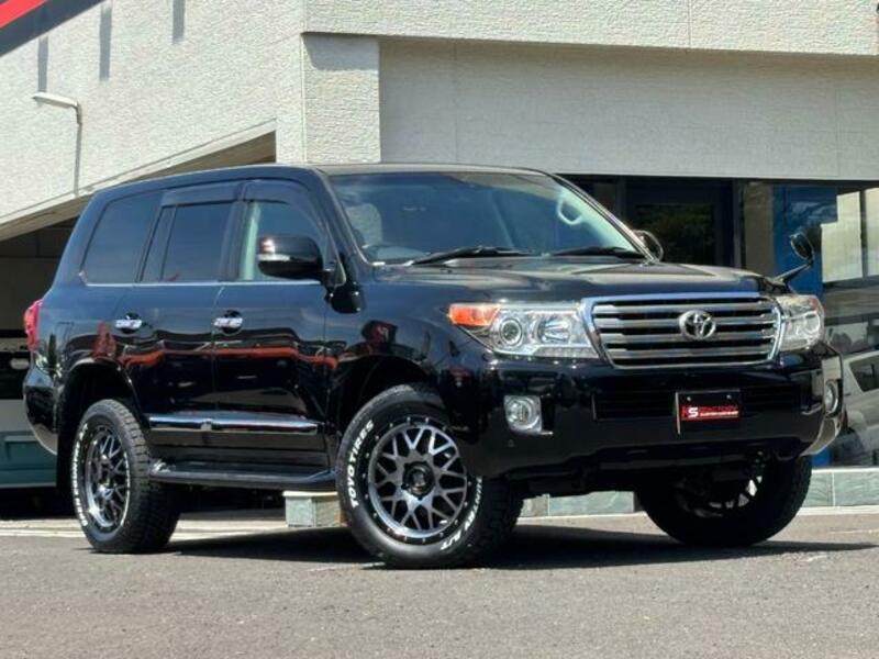 LAND CRUISER