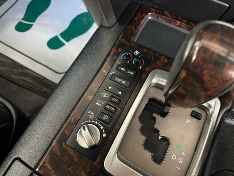 LAND CRUISER