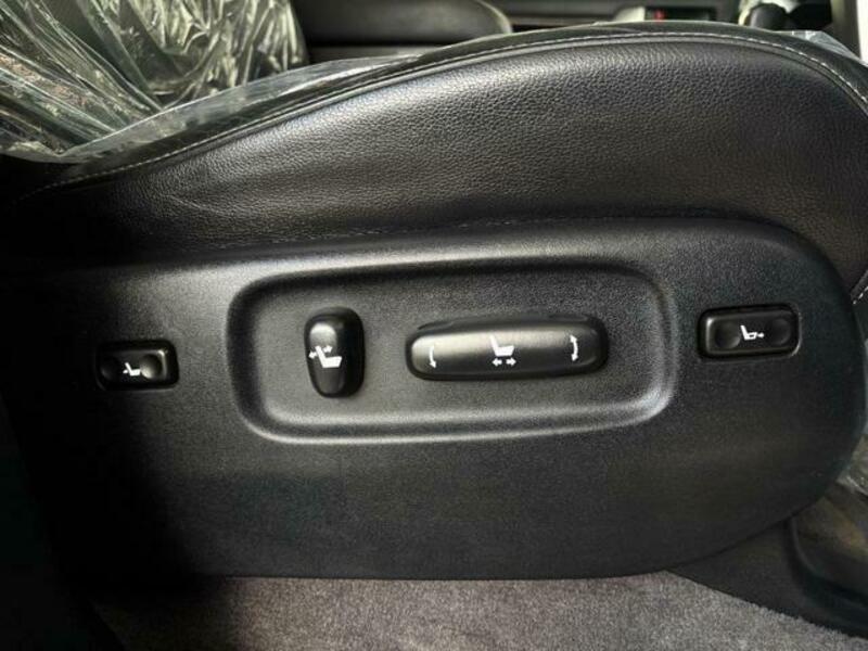 LAND CRUISER