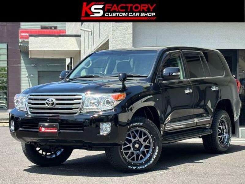 TOYOTA LAND CRUISER