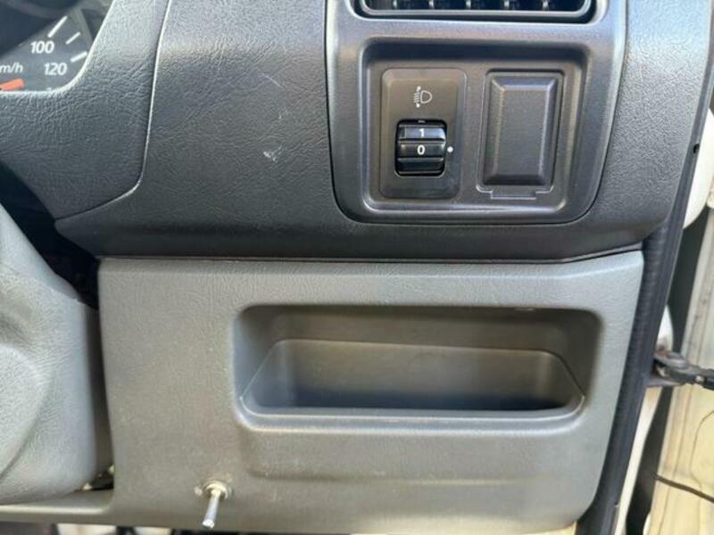 MINICAB TRUCK