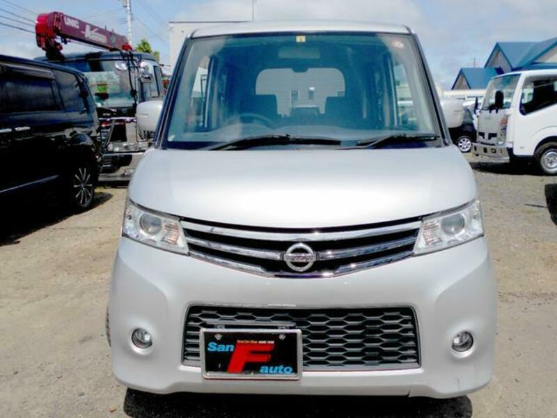 NISSAN ROOX