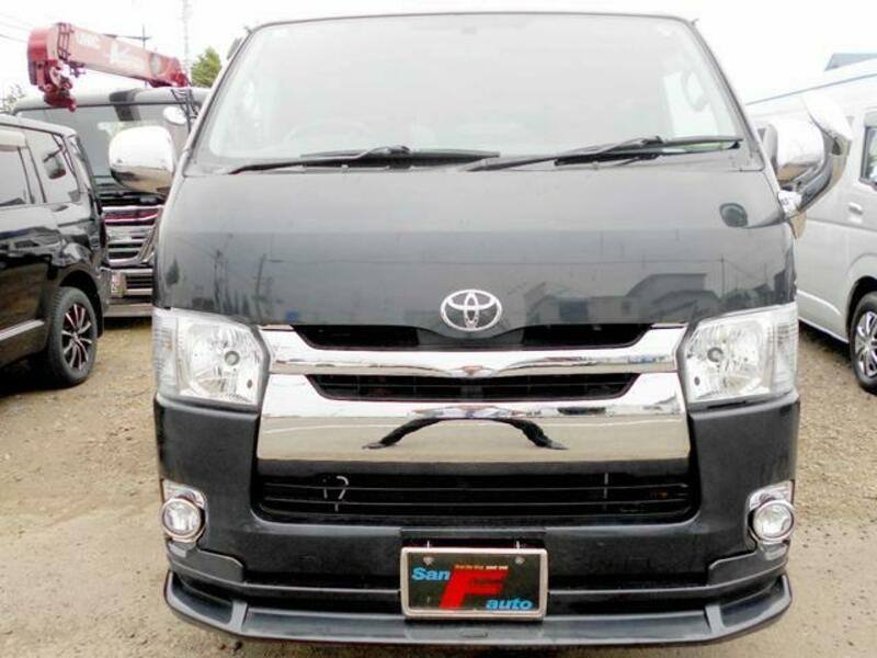 TOYOTA HIACE VAN