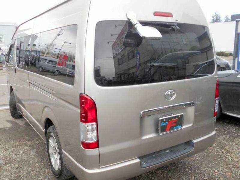 HIACE VAN