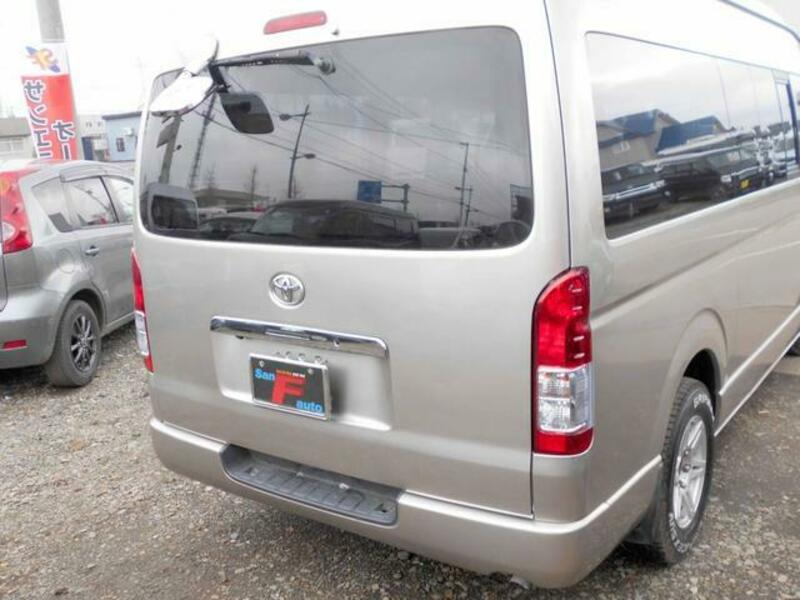 HIACE VAN