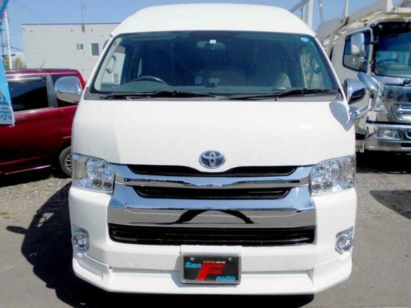 TOYOTA HIACE VAN