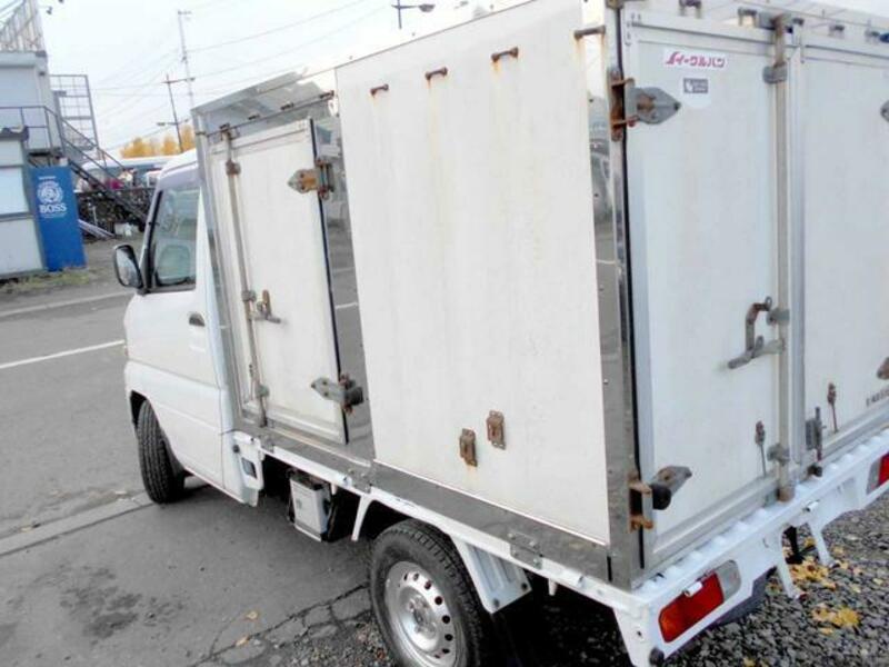 MINICAB TRUCK