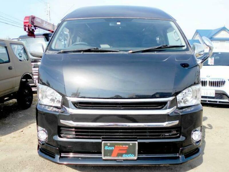 TOYOTA HIACE VAN