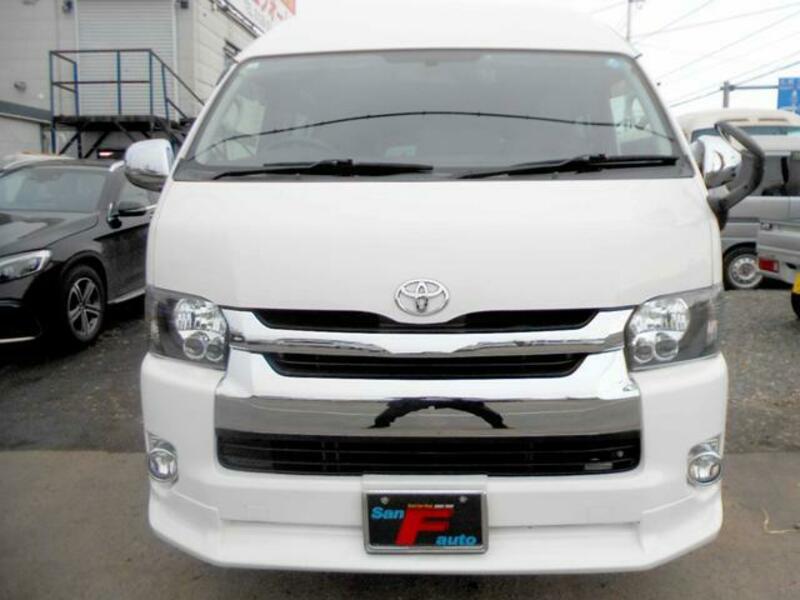 TOYOTA HIACE VAN