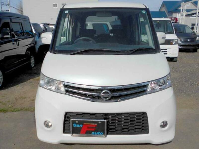 NISSAN ROOX