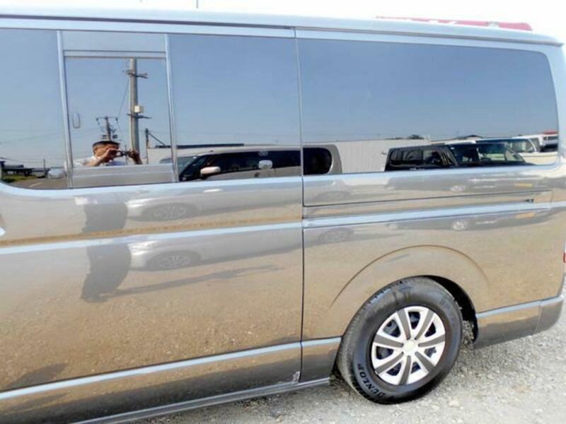 HIACE VAN