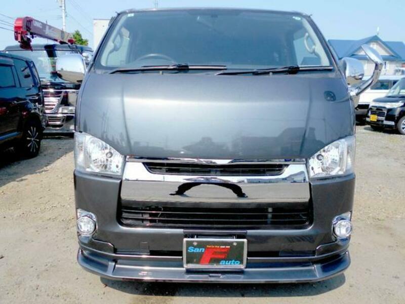 TOYOTA HIACE VAN