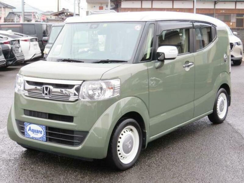 HONDA N BOX SLASH