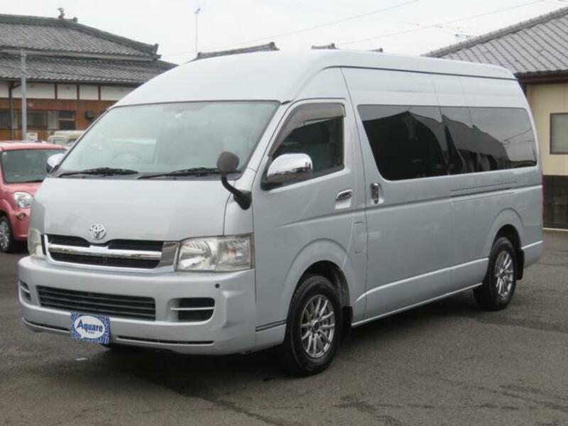 TOYOTA HIACE WAGON
