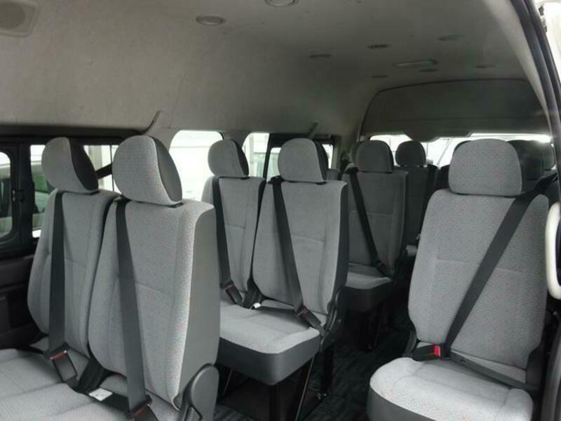 HIACE COMMUTER