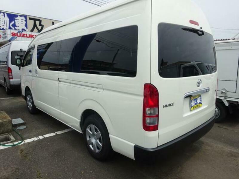 HIACE COMMUTER