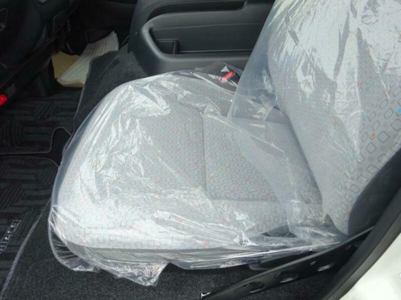 HIACE COMMUTER