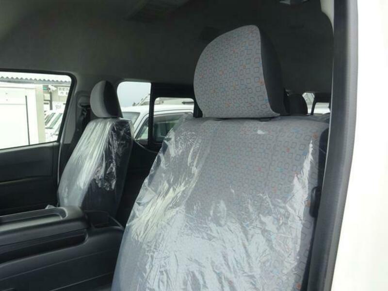 HIACE COMMUTER