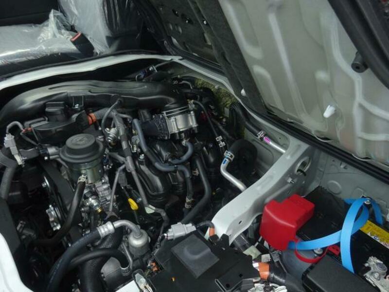 HIACE COMMUTER