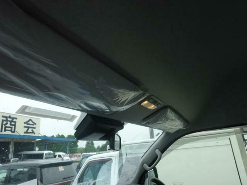 HIACE COMMUTER