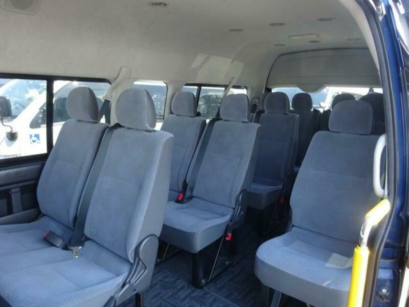 HIACE COMMUTER