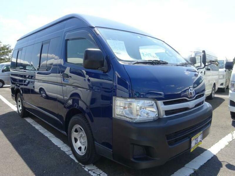 HIACE COMMUTER
