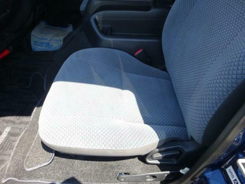 HIACE COMMUTER