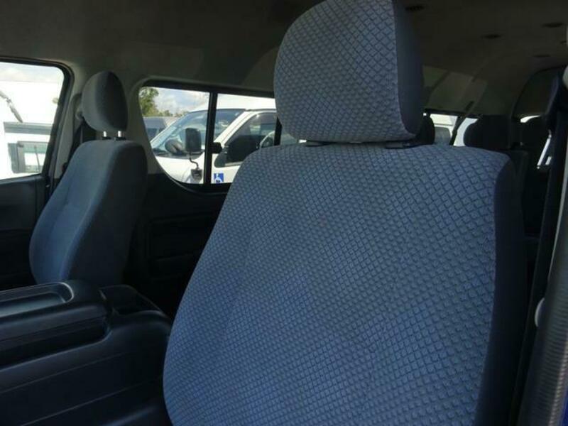 HIACE COMMUTER