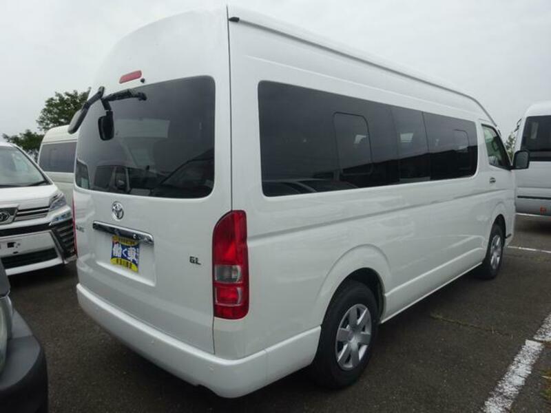 HIACE COMMUTER