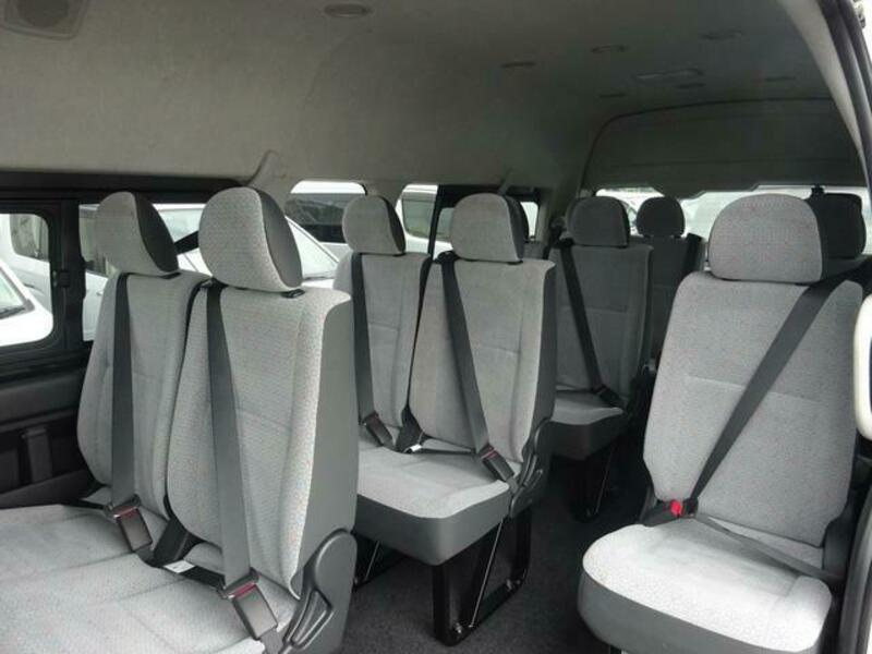 HIACE COMMUTER