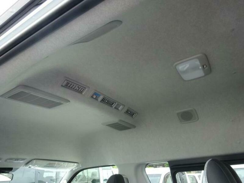 HIACE COMMUTER