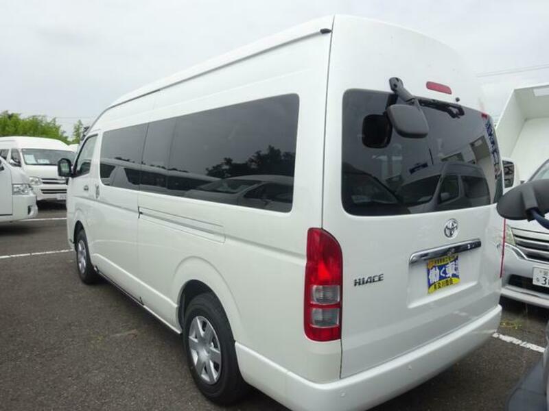 HIACE COMMUTER