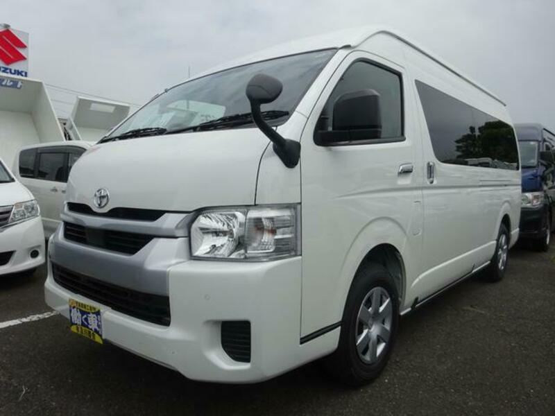 TOYOTA HIACE COMMUTER