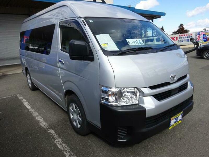 HIACE COMMUTER